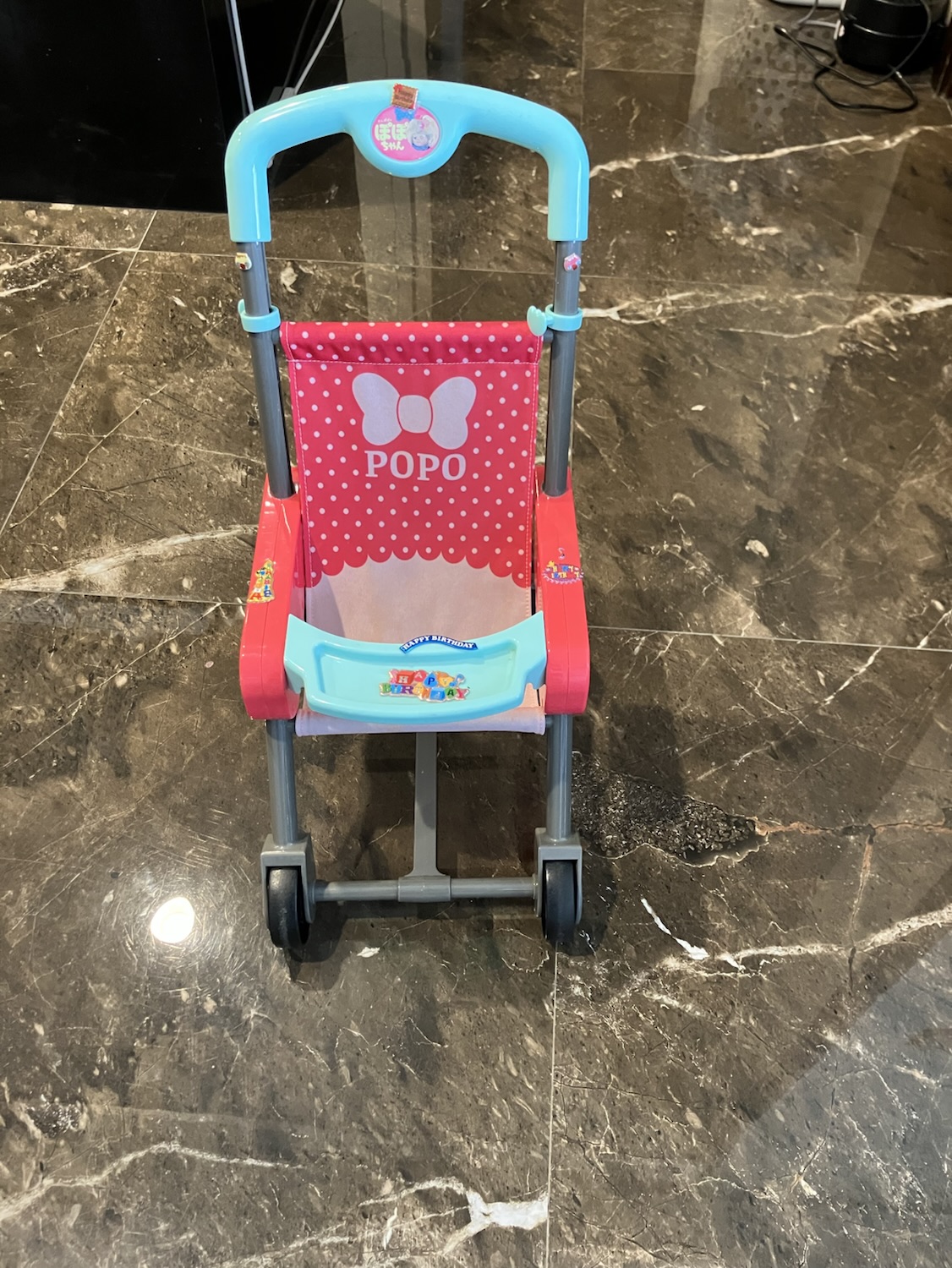 音がうるさめなぽぽちゃんベビーカー